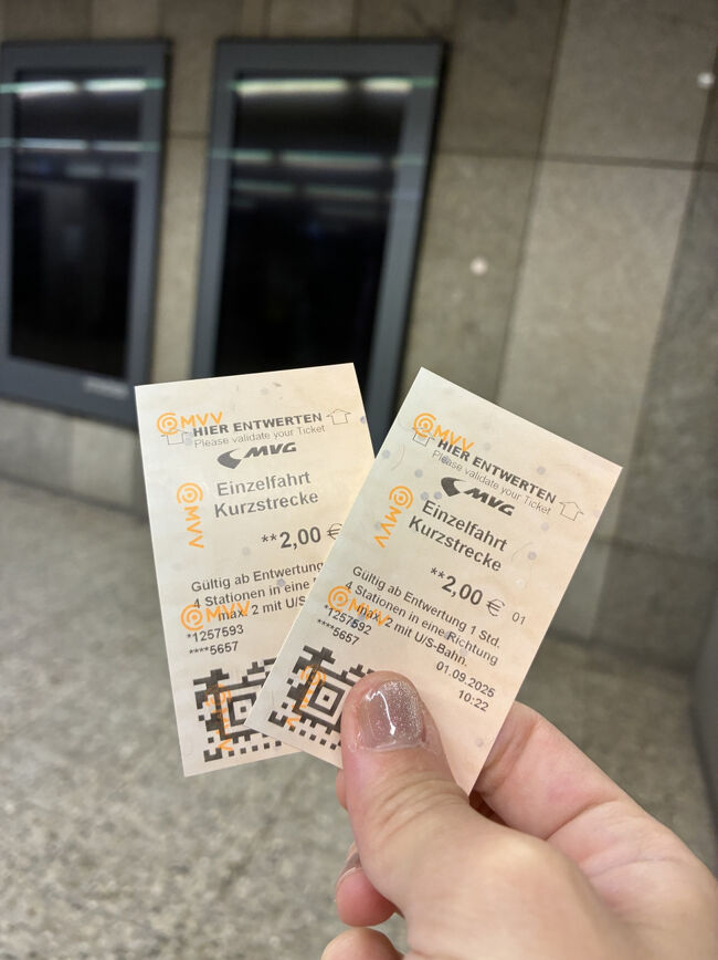 短距離切符<br />地下鉄だと2駅まで乗れます。<br />乗る前に、刻印が必要です。