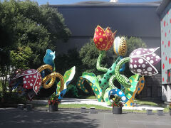 お次は松本市美術館に