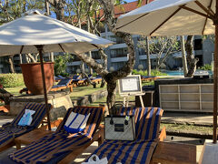 朝食後、水着に着替えてメインプールへ
ダラダラ生活スタート
