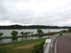 水戸駅からトコトコ歩き千波湖を通り