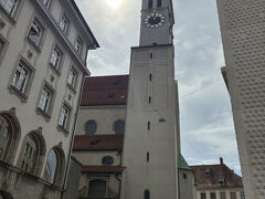 12時58分
次は、聖ペーター教会
ミュンヘンで最も古い教会だそうです。