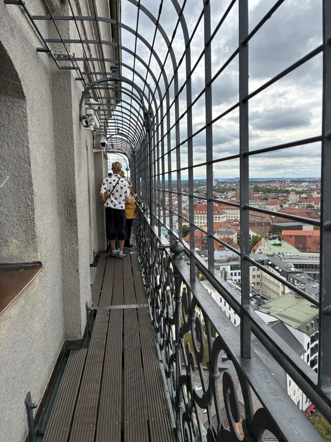 こんな狭い通路で一周できます。