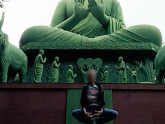 座禅ジャンプを奉納させていただいた
　
＊神経痛が だいぶ改善し 
　結構 飛べるようになった
　