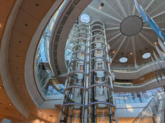 始まりは羽田空港T2から
自宅最寄り駅から始発に乗ってやってきました。
