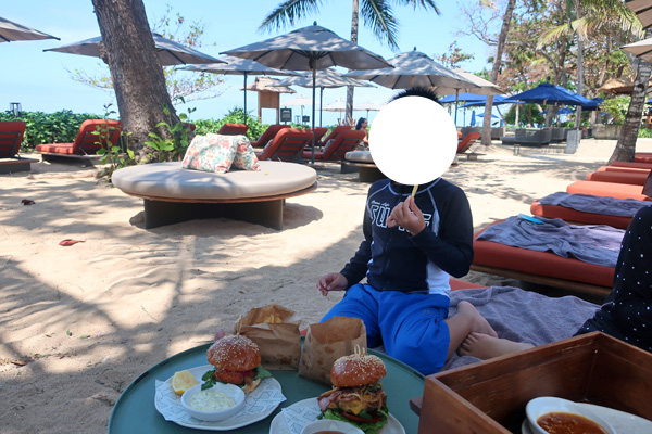 どれもボリュームがあって美味しいです。が、息子にはどれも馴染まない味だったようで…ポテトばかり食べています。