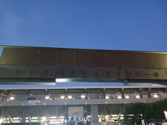 秩父宮ラグビー場に到着しました。
10年以上前に一度だけラグビーの試合を観に来て以来です。