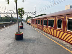 終点ジャカルタ、ガンビル駅着。
1分程度の遅れだったと思います。