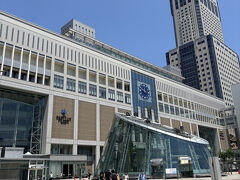 駅まであと少し。広いですね～