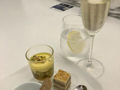 子供達に今週末ママお出かけ、と言ったらどこ行くの？と言われ、KLと石垣とソウル、って言ったら、コンビニ行く感覚だよね、と。よくわかってらっしゃる。金曜夜羽田入り。この前菜も食べ納めかな。とうもろこしと茄子のやつが大好きなんだけど、明らかに季節ものなので終わりだろうな。エビ系復活希望。