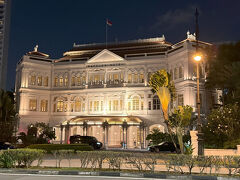 ラッフルズホテルも相変わらず素敵だ～♪
いつか、泊まってみたいなぁー。いや、泊まらなきゃなっ（笑）