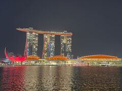 更に続くシンガポール夜景☆
言わずと知れたマリーナベイサンズ♪