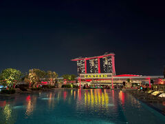 エレベーターがオープンした瞬間に目に飛び込むこの光景、、、
これも変わらず感動したわー☆
☆*:.｡.☆.｡.:*☆キラキラ
3週間前に予約が可能になるので、ここもまたキッカリ3週間前に予約して♪
その時にアニバーサリーなので眺めの良い席を…と書き添えて。