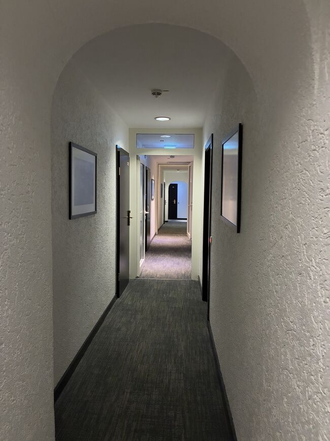 エデンホテルの廊下