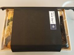 自宅を朝早く出たので！東京駅で購入したお弁当『海苔弁山登り（海）』1350円