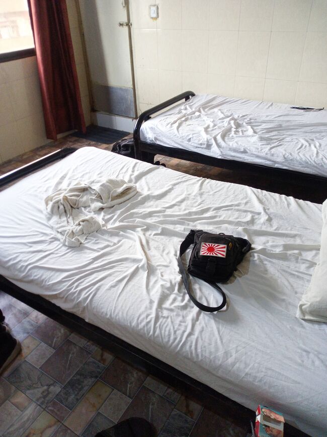 1 泊目　　エアコン無し<br />2 泊目　　エアコン有り<br /><br />やはり　エアコンが　無いと<br />熟睡は　出来ません<br />蒸し暑くて　　　ダメだ<br />