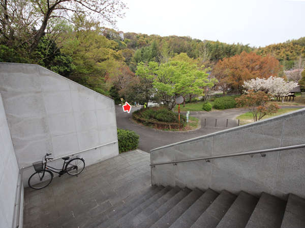 さっさと次へ移動しよう。<br />でも、その前に見るべき場所がもうひとつ。