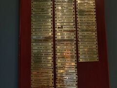 Elite Hotel Savoy
宿泊したセレブの名前のプレート。