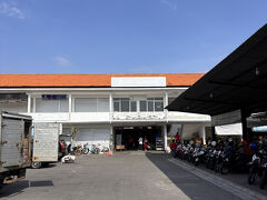 ブレンドカフェからのんびり散策しながらシンドゥ市場へ。