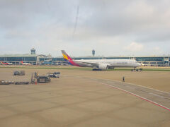 翌朝、８時前にインチョン空港に到着
