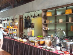 【プタニ Petani＠Alaya Resort Ubud】

プタニについては事前にクチコミを読んでいるし、昨日アフタヌーンティーにも来ているで、凡その事情はわかっている。