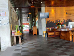 ☆Alaya Resort Ubud

時間がないので部屋には帰らず、カキアン・ベーカリーに向かう。