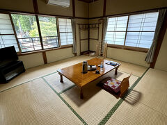 お部屋へチェックイン。
お部屋はメチャクチャ広く、龍泉寺ヴュー。