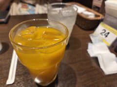 ekieの銀座ライオンで昼ごはん。