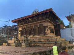 シヴァ・パールヴァティー寺院