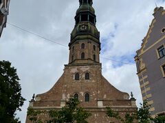 続いて聖ペテロ教会。
ここはエレベータで登って市内を一望できます。
拝観料は7ユーロ(1,251円)でした。