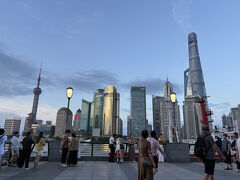 外灘の夜景を見に。