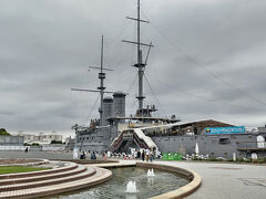「三笠公園」に到着☆

日本海軍の「戦艦三笠」が展示されている公園で、当時、日露戦争で日本海海戦に勝利、貢献した戦艦ということで有名です。
その指揮をしたのが東郷平八郎で、この公園にも銅像があります。
