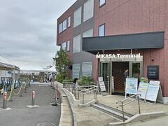 ということで、公園から沖に浮かぶ無人島「猿島」まで船で移動します☆

さすがに戦艦で移動というわけにはいかないらしい。笑
そもそも戦艦は不動です。