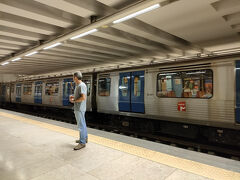 地下鉄に乗ってRestauradores駅へ