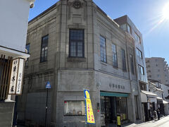 中澤時計店は建物自体は大正１３年の建築ですが、時計屋さん自体は明治１０年から

営んでいるそうです！すごい！