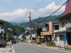 南小谷駅周辺は、かつて「塩の道」と呼ばれた千国街道の宿場町だったようです。
現在の街並みにもその面影が残っています。
