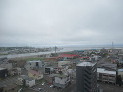 ８月31日　日曜日　曇り
部屋の窓からの景色
大型船は出航したみたいです