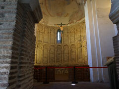 ツーリストリストバンドで最初に行ったのはクリスト・デ・ラ・ルスのモスク（Mezquita del Cristo de la Luz）
写真だと広く見えたのですが、かなり小規模でびっくり。
写真は祭壇側。