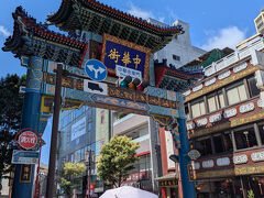 駅を出たらすぐに中華街