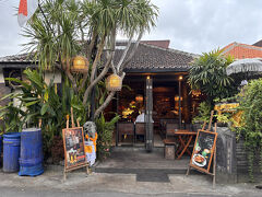 ブミ・アユ通りの「リラ・ワルン（Lilla Warung）」
