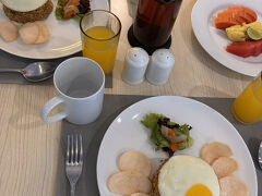 ◇8日目 雨から土砂降り

朝食はナシゴレンをいただきましった。