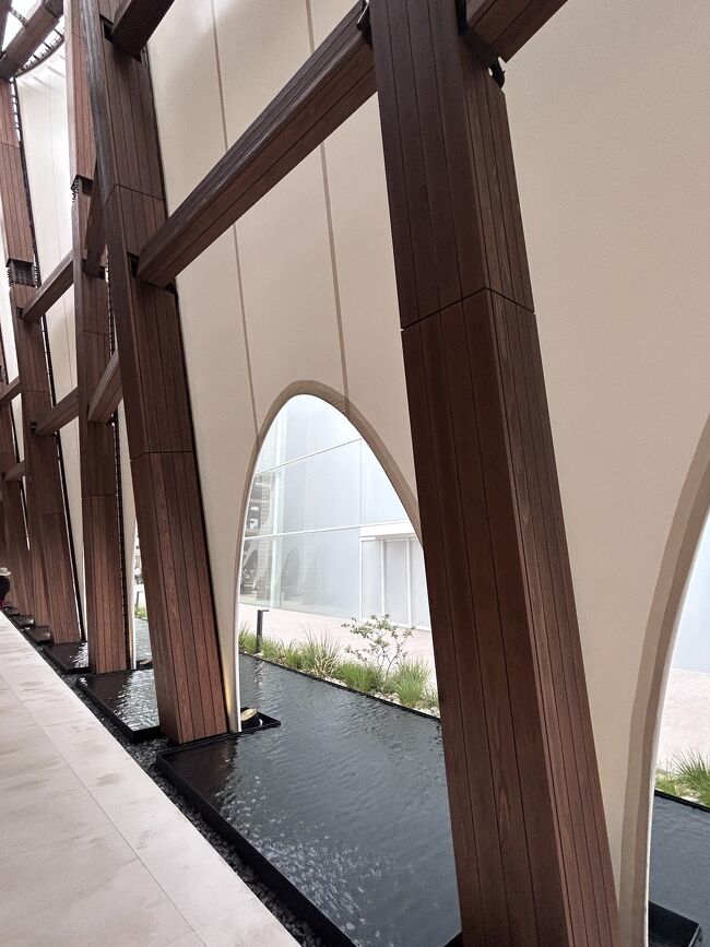 パビリオンの出口付近にも「水」の演出。