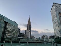 05:15 バスタ新宿
名古屋を出発し約6時間、バスタ新宿到着しました。
これにて旅行は終了。
今回の旅行の一番の目的は大阪万博に行くことでしたが、万博はもちろん他の観光も楽しめた充実の旅行となりました。