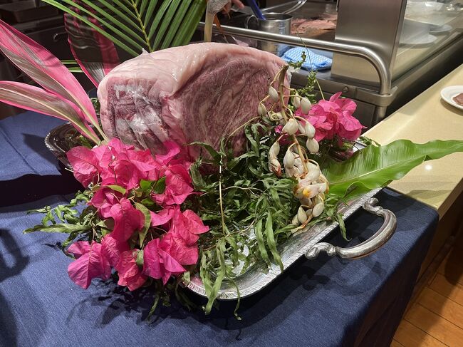 夕飯です。<br />お肉すご。