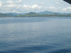 フィットネスセンターを出ます。
右舷からの隠岐諸島の風景。
