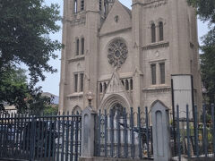 「ジャカルタ大聖堂」を横目に、、、