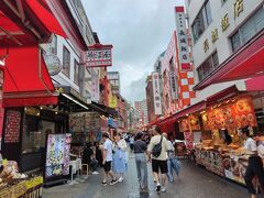 横浜の中華街よりも庶民的かつ呼び込みがエネルギッシュ