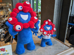 ホテルで荷物をピックアップ、ミャクミヤクさんに別れを告げる