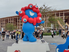 ミャク様。ヤツのすごいところは誰とでもコラボ出来る強み。デザインした方はそれも狙っていたのだろうか。