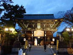 北野天満宮の御土居の紅葉夜間拝観を見るために、日が暮れてからは初めての北野天満宮参拝です。