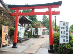 三光稲荷神社と猿田彦神社に入ります。犬山城の入り口に鎮座する神社たちです。一応猿田彦神社は三光稲荷神社の境内社ということですが、独立した存在であるとのこと。